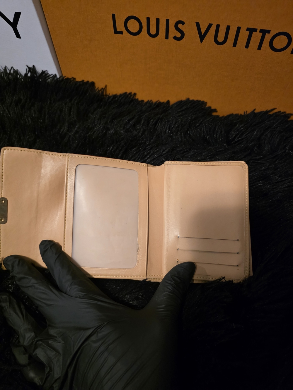 Authentic Louis Vuitton White Multicolor Monogram Wallet - Picture 12 of 16